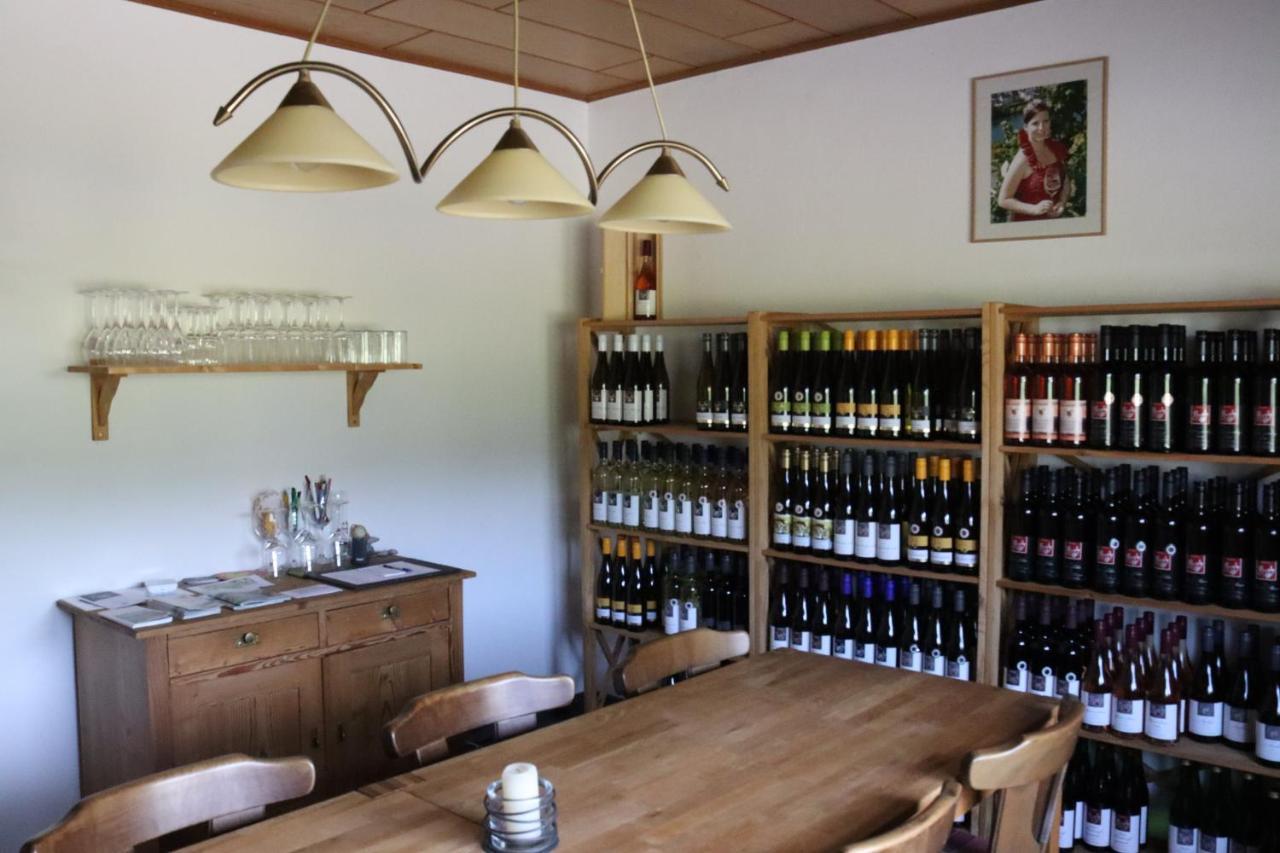 Weingut Und Gaestehaus Wolfgang Beth Kinheim Exteriör bild